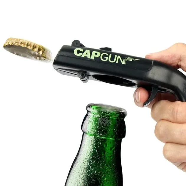 Відкривачка для пляшок Cap Gun Opener з контейнером для кришок відкривашка у формі пістолету відкривашка для пива Чорний